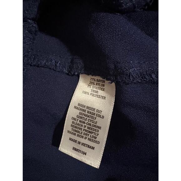 Crown & Ivy Navy Stretch Pull On Slim Ankle Pants w/ Bow Accents on Legs Size 16 - Picture 7 of 7